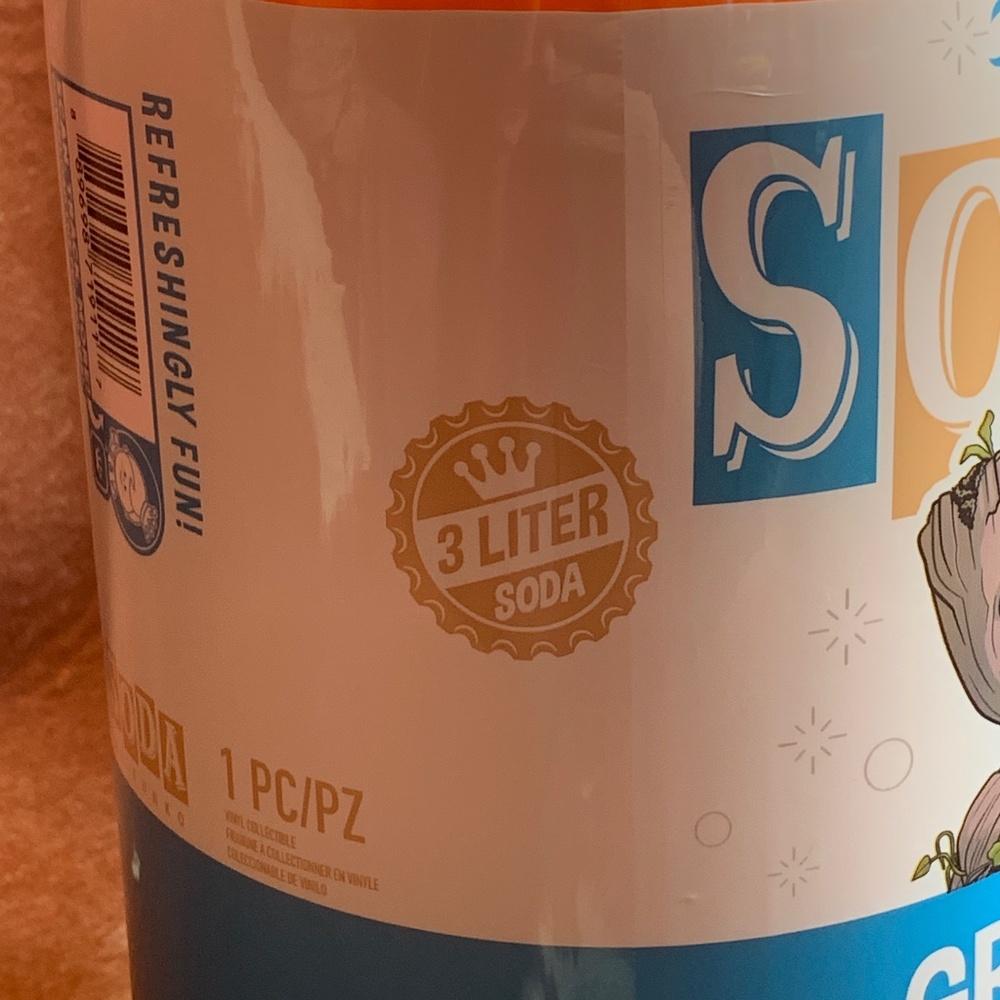 Funko soda 3 liter bottle Groot (NWT) - Picture 9 of 10